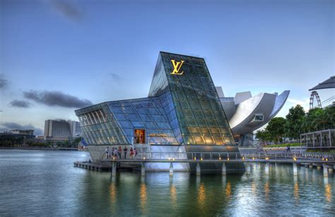 louis vuitton store singapore.